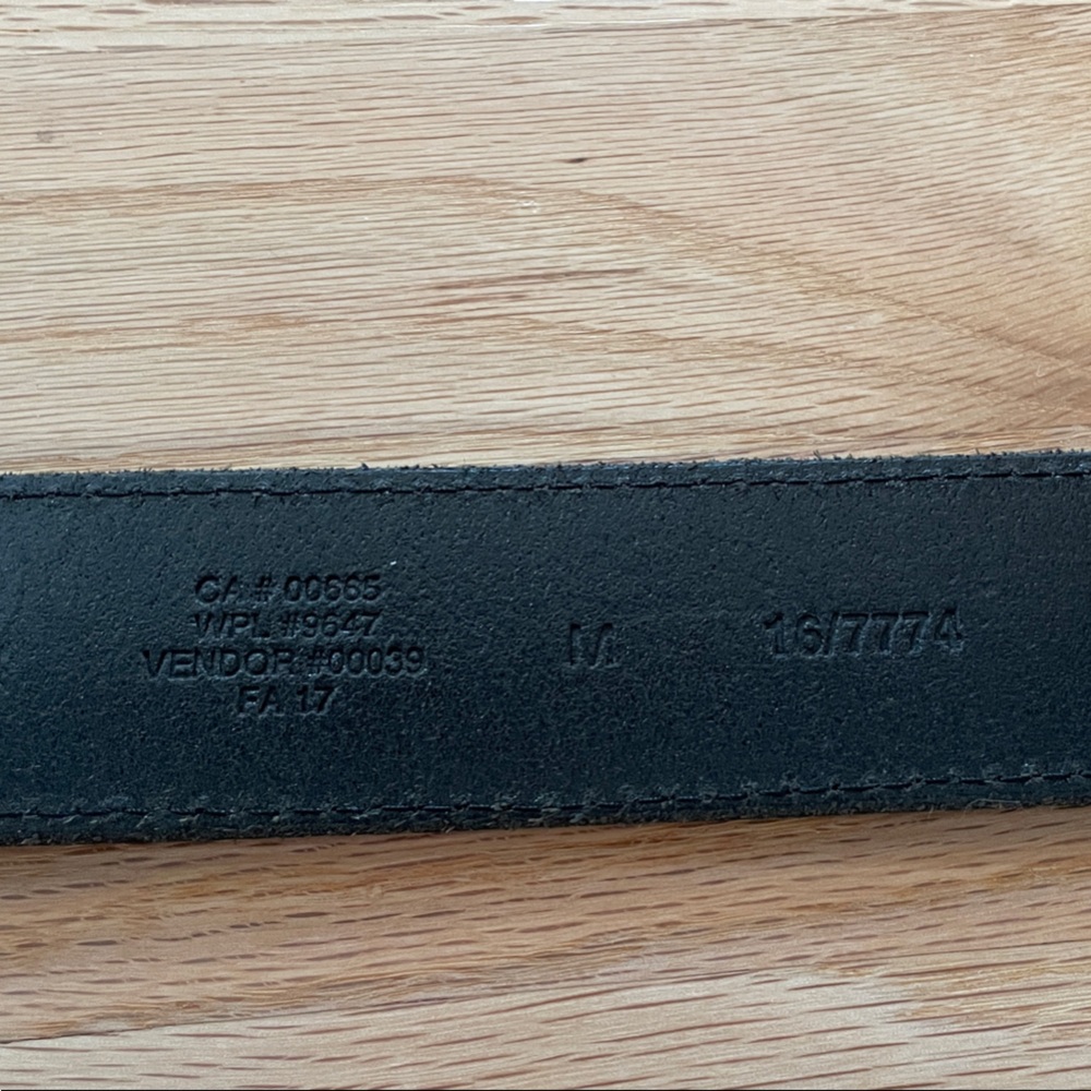 Eddie Bauer Black Leather Belt with Gold Buckle - Picture 3 of 3